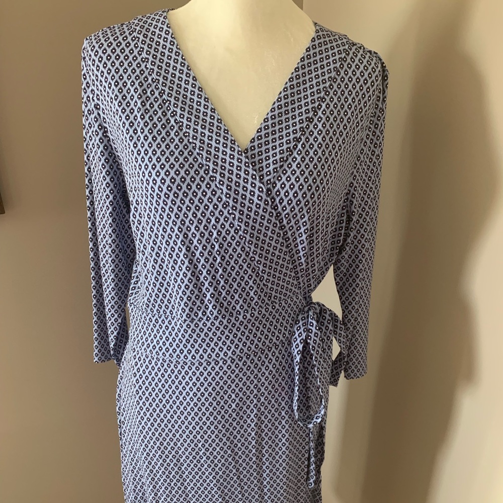 💐Ann Taylor wrap dress size 12